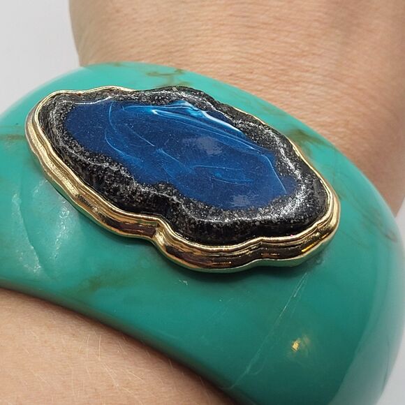 Chunky Bangle Turquoise Acrylic Bohemian 2in wide 7.5in - Picture 1 of 10